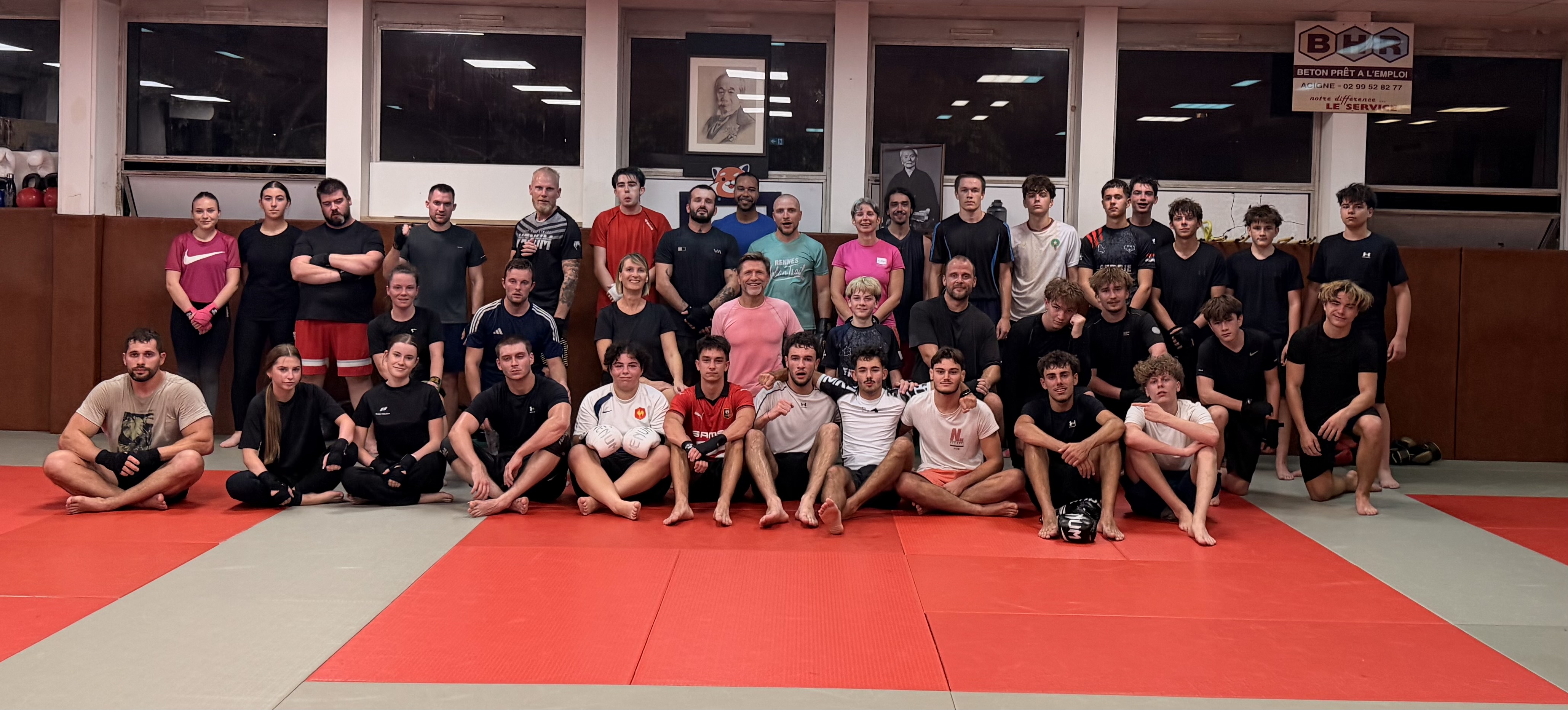 Le groupe du Dojo Noyalais — MMA Boxe JJB Grappling